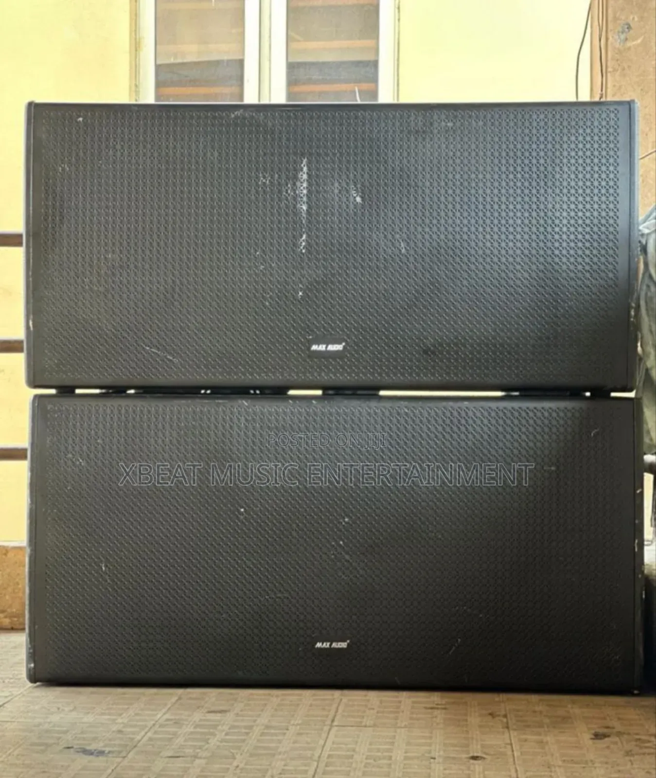 Rentage Of Speakers And Dj Controller