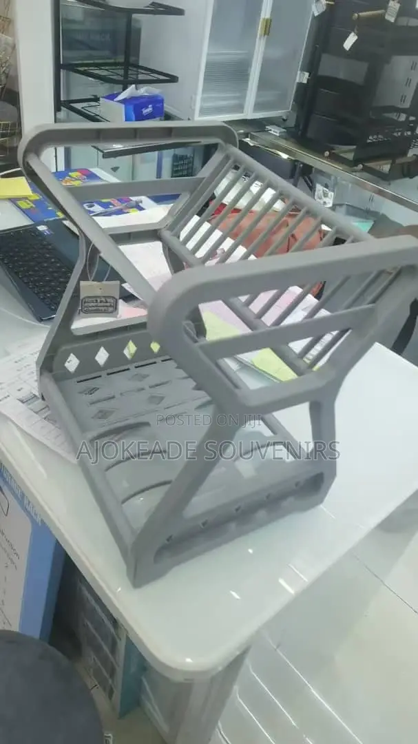 Small Plastic Plate Rack