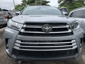 Toyota Highlander XLE 2019 Silver