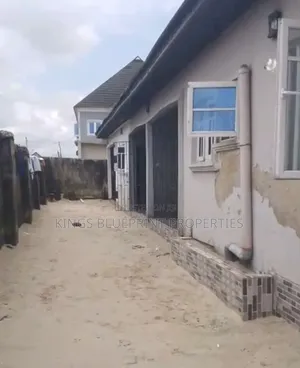 3bdrm Bungalow in Ughoton, Warri for sale