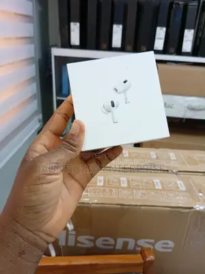 Apple Airpods Pro With Wireless Magsafe Charging Case