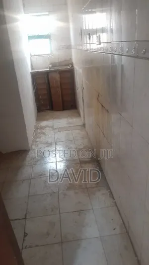1bdrm Block of Flats in Adeyeri Etstate, Ifako-Ijaiye for rent