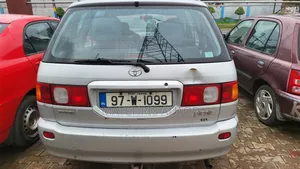 Toyota Picnic 2.0 FWD 2006 Silver