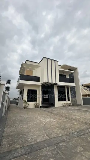 4bdrm Mansion in Carlton Gate Estate, Ibadan for sale