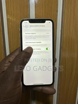 Apple iPhone 11 64 GB White