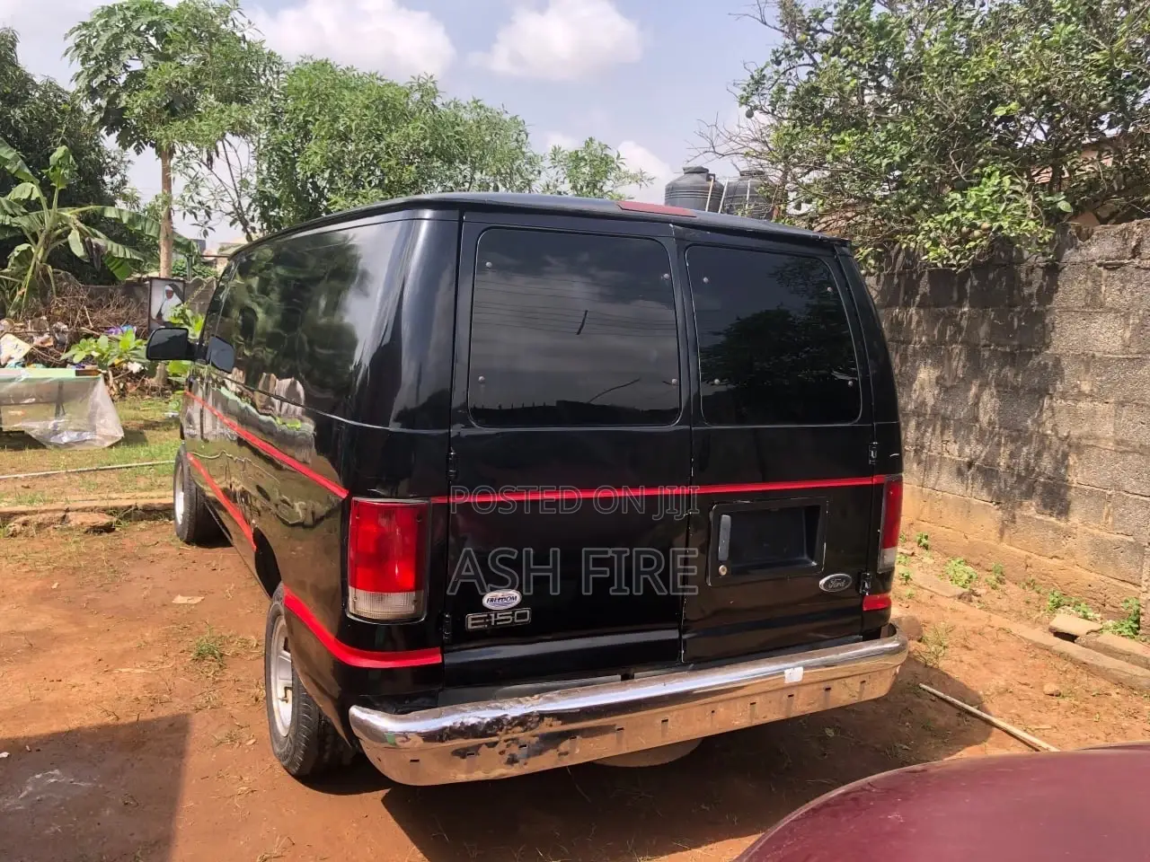 Ford E250 2006 Black
