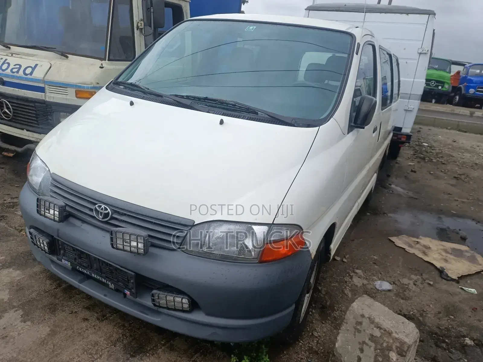Toyota HiAce 2005 White