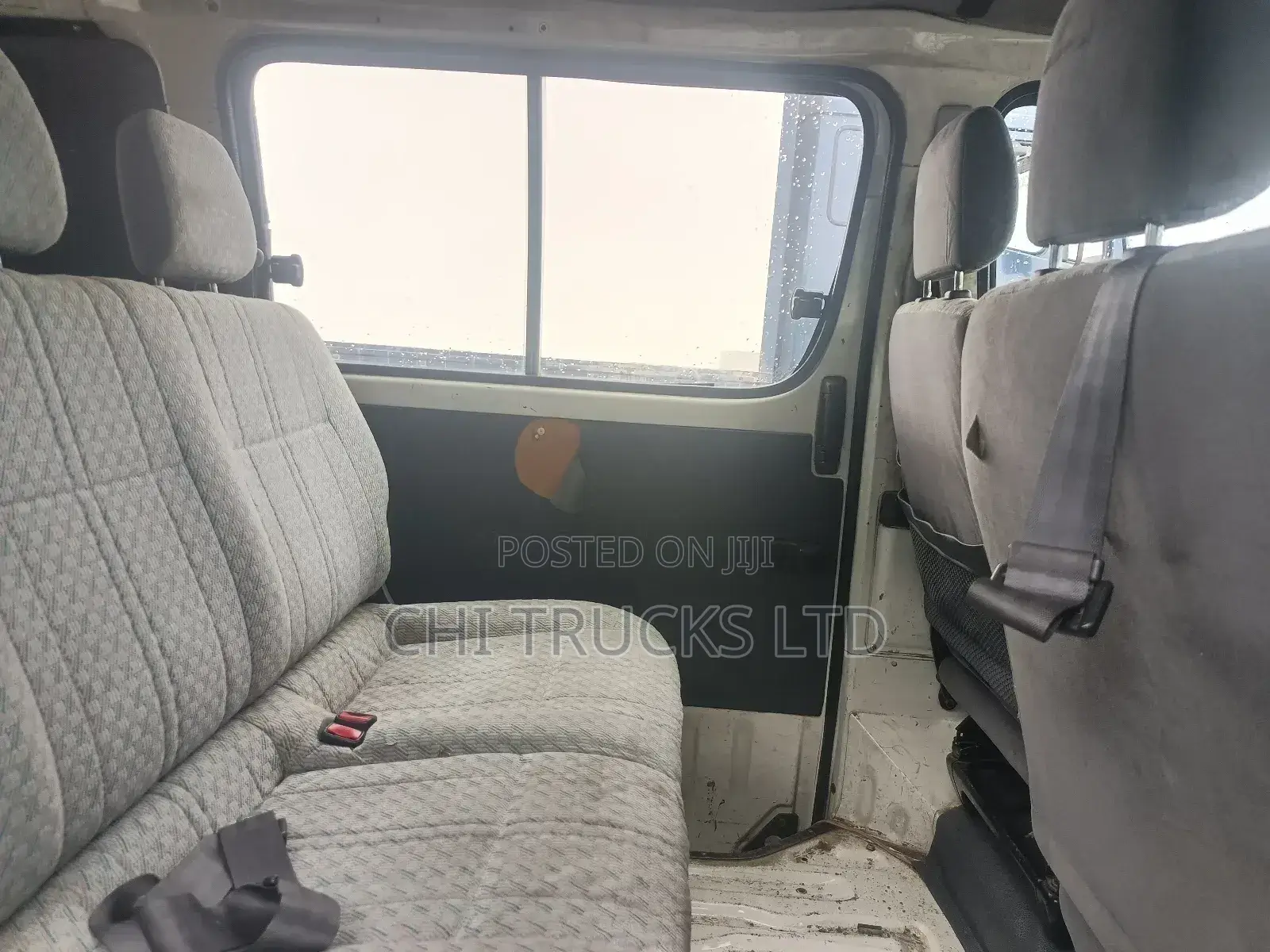 Toyota HiAce 2005 White