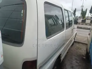Toyota HiAce 2005 White