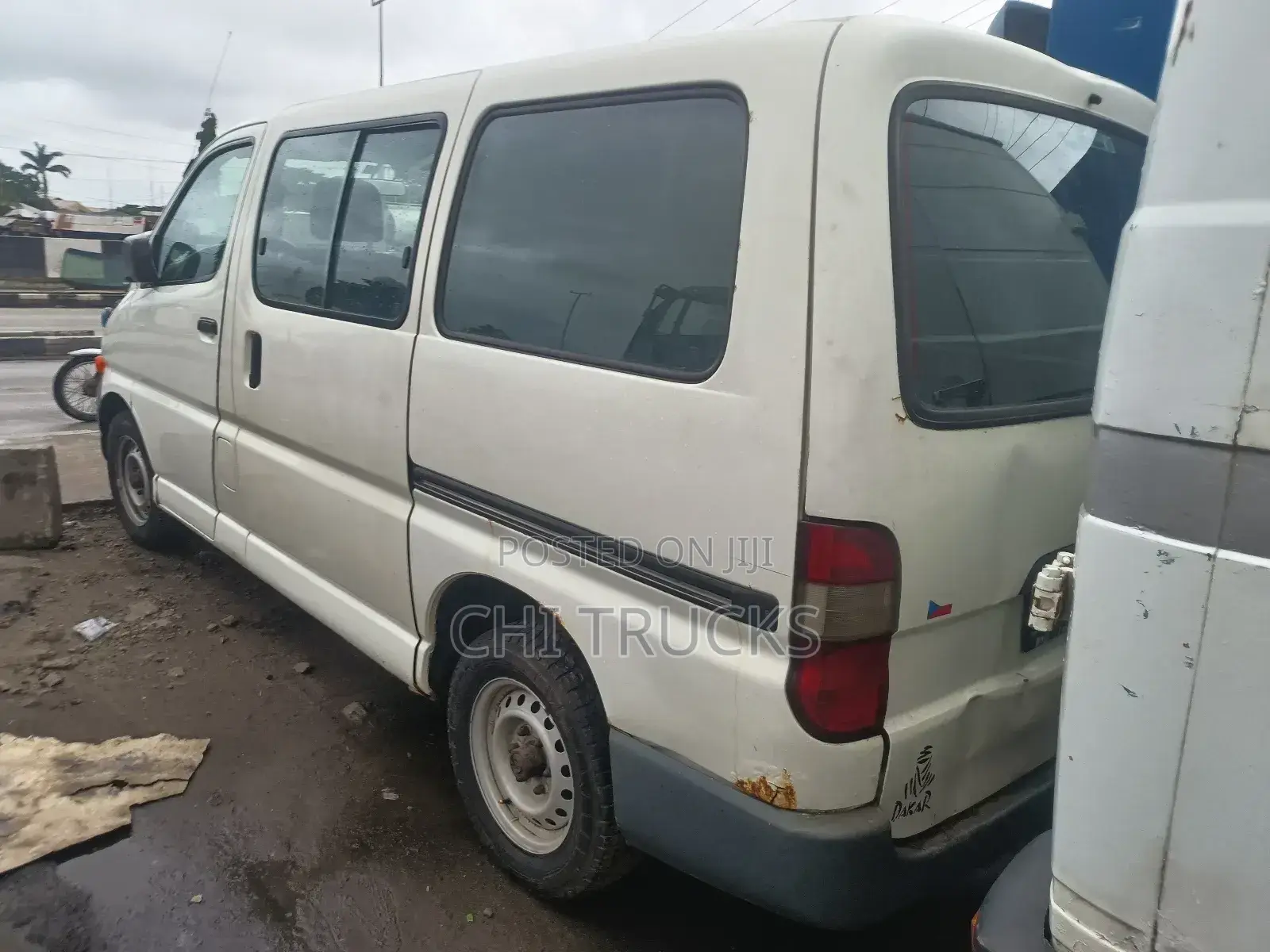 Toyota HiAce 2005 White