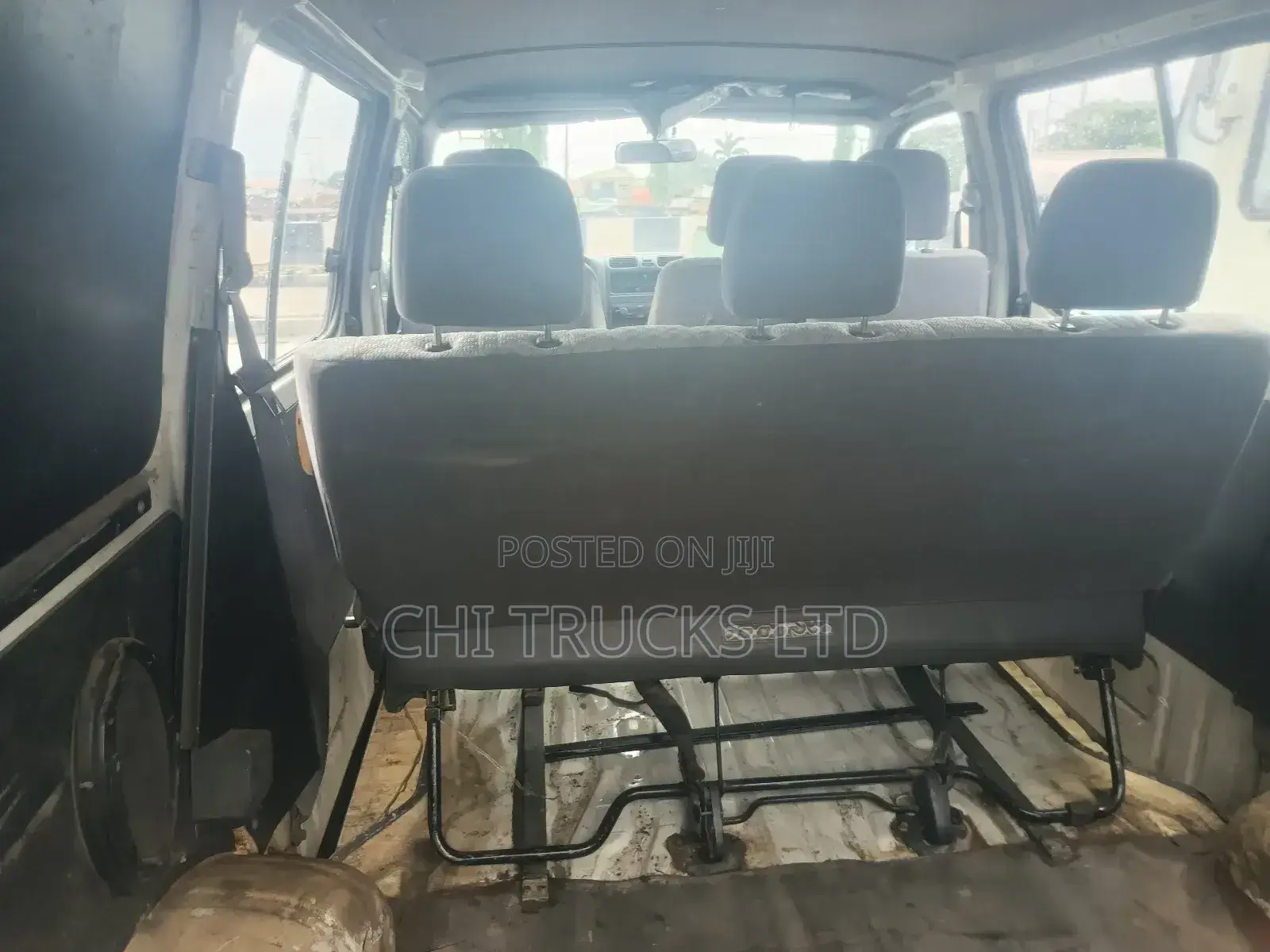 Toyota HiAce 2005 White