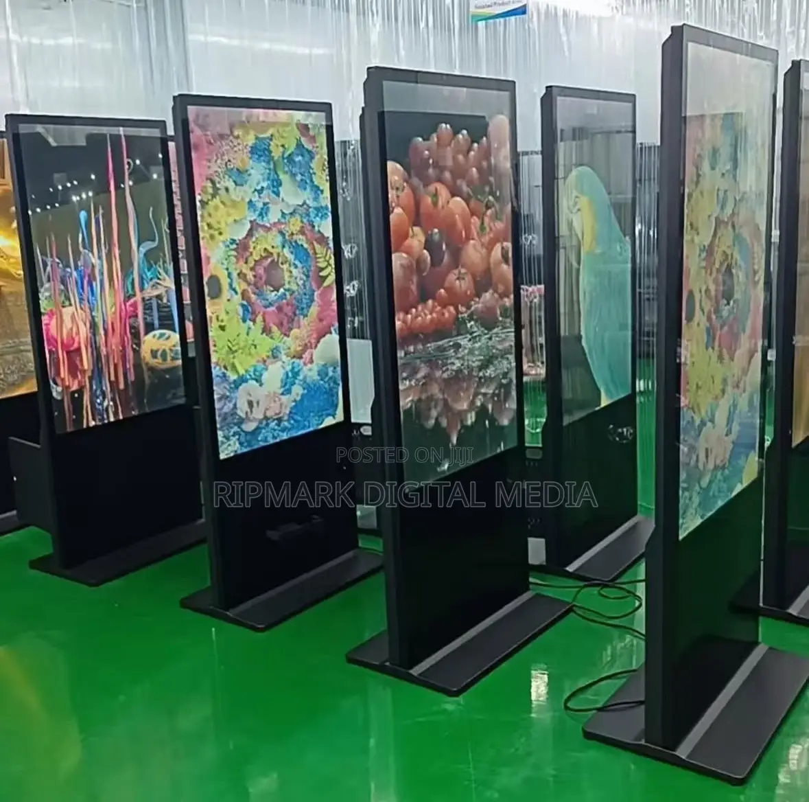 55 Inches Free Standing Display Screen