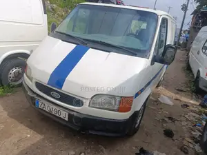 Ford Transit 2000 White