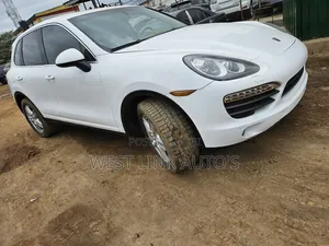 Porsche Cayenne S 2012 White