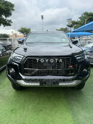 New Toyota Hilux 2025 Black