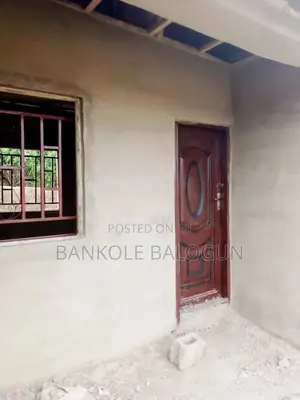 5bdrm Block of Flats in Ilorin South for sale