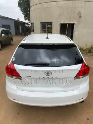Toyota Venza 2010 White