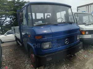 Mercedes-Benz 608 Truck Blue Colour 2000 Blue