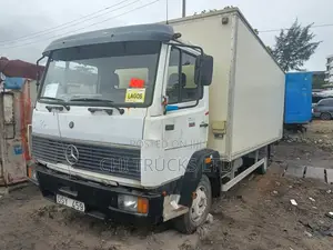Mercedes Benz 814 Truck With Lift Gate Direct German