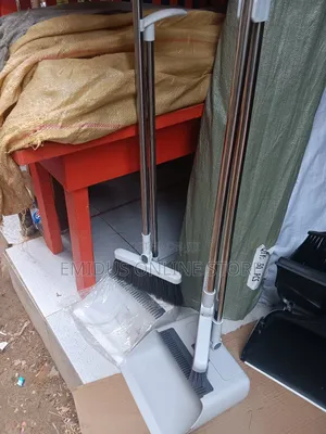 Quality Sweeping Brush With Handle Packer