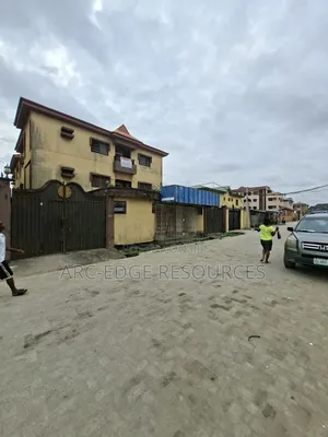 3bdrm Block of Flats in Ago Palace for sale