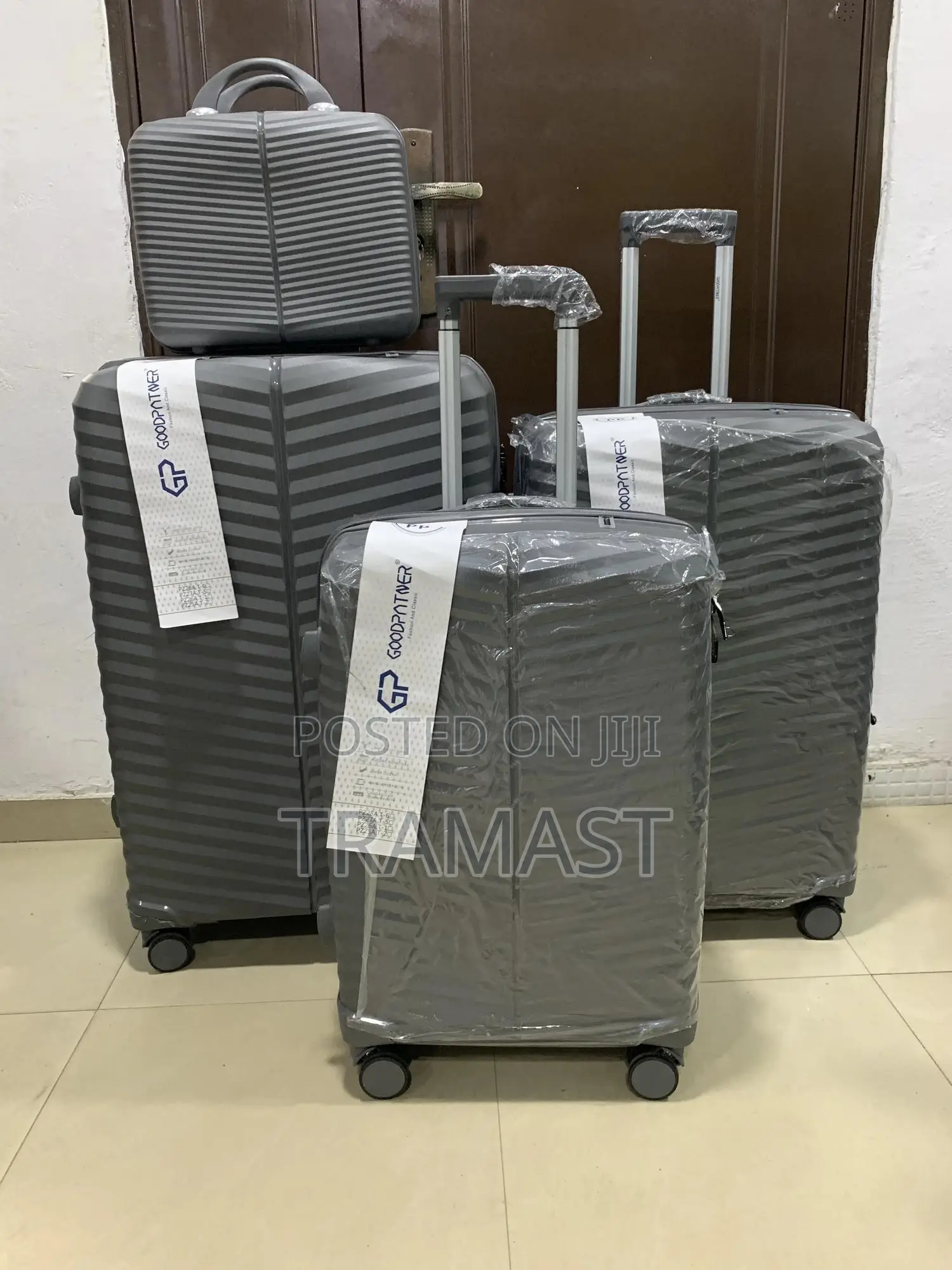 Durable Hard-shell Design – Stylish & Reliable For Every Trip