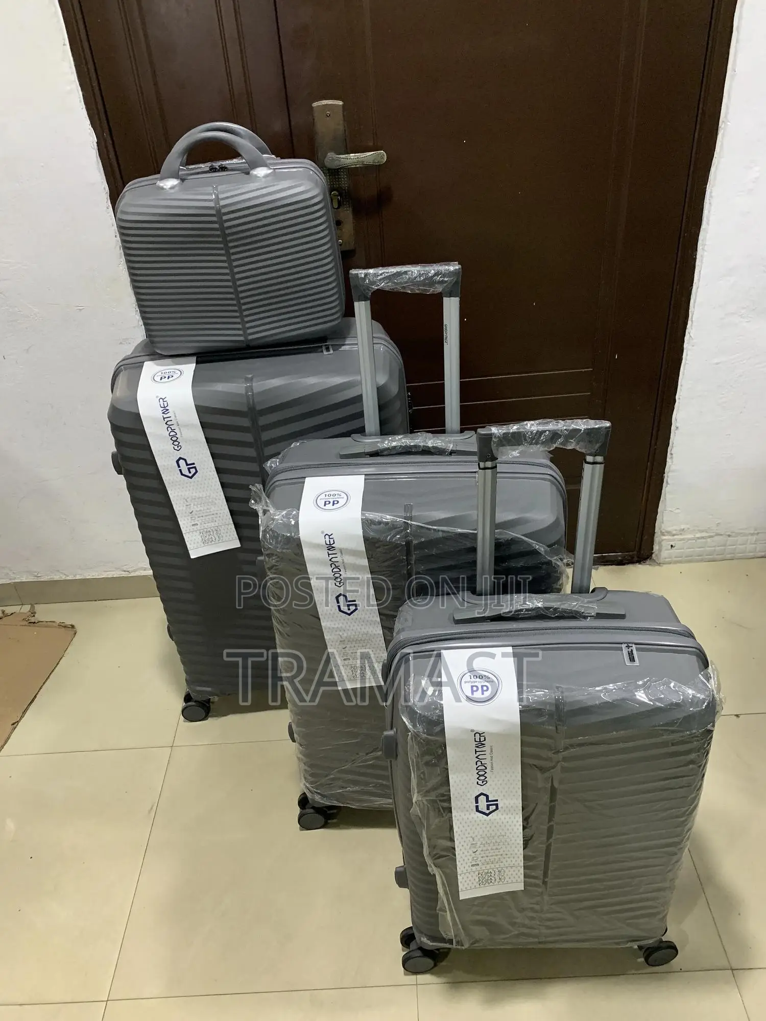 Durable Hard-shell Design – Stylish & Reliable For Every Trip