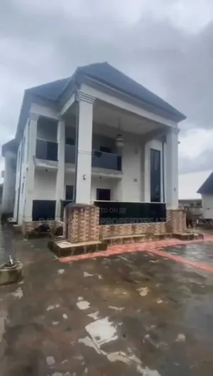 5bdrm Duplex in Benin City for sale