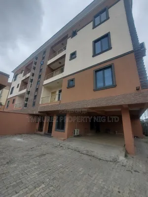3bdrm Apartment in Lekki Phase1 for rent