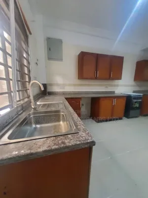 3bdrm Apartment in Lekki Phase1 for rent