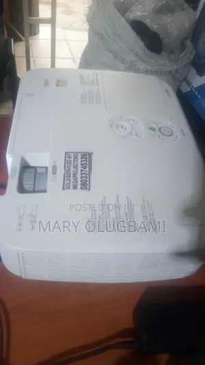 Extremely Bright Projector