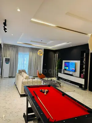 Modern and Stunning 3 Bedrooms Apartment With Snooker and Ps5