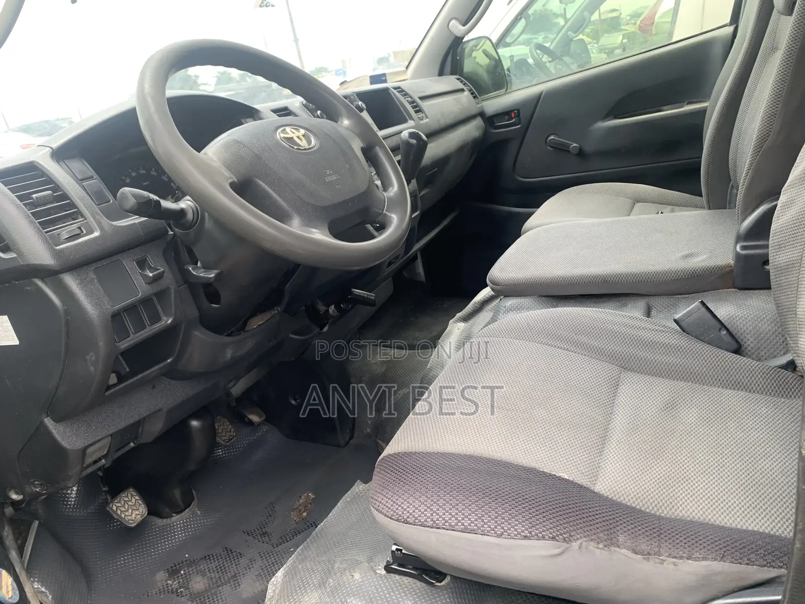 Toyota HiAce 2014 Brown