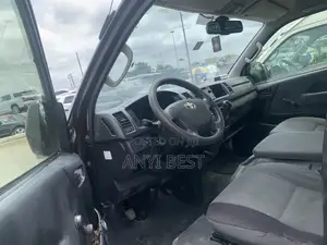 Toyota HiAce 2014 Brown