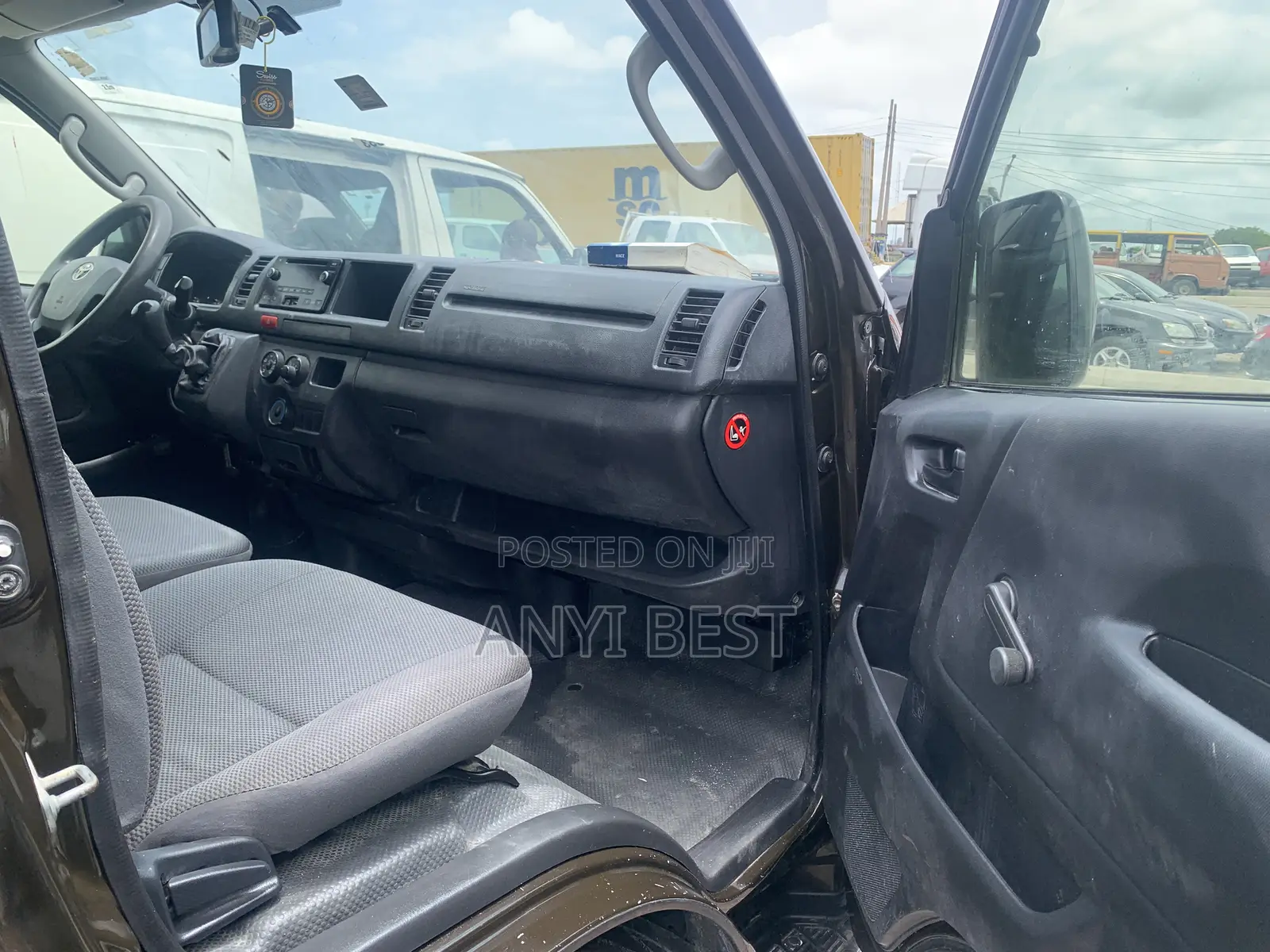 Toyota HiAce 2014 Brown