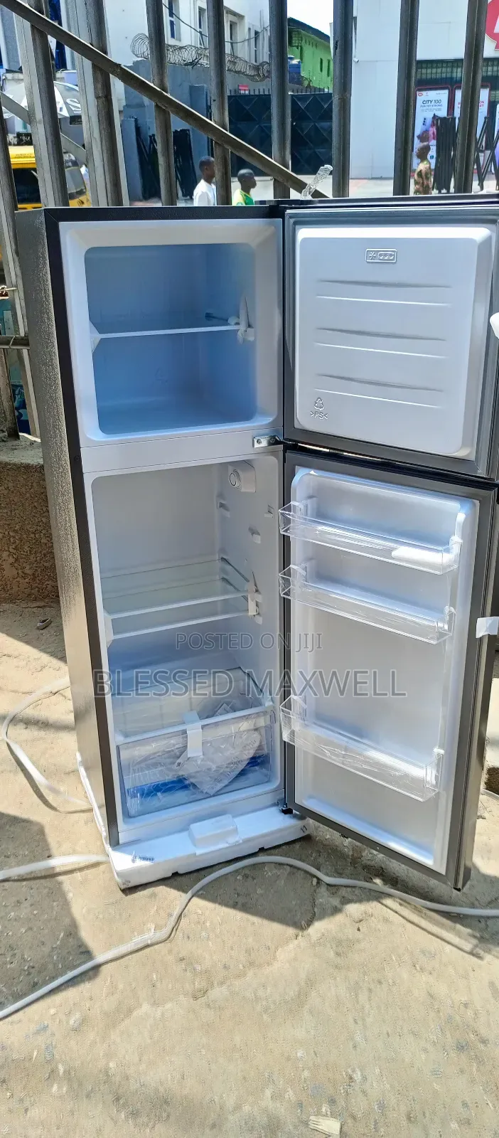 (Ref200dr) Double Door Hisense Refrigerator 154l