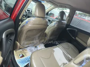 Toyota RAV4 2.5 2010 Red