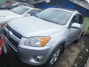 Toyota RAV4 2.5 2010 Silver