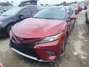 Toyota Camry XSE FWD (2.5L 4cyl 8AM) 2018 Red