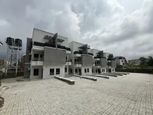 4bdrm Townhouse / Terrace in Guzape District for rent