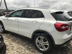 Mercedes-Benz GLA 250 2018 White
