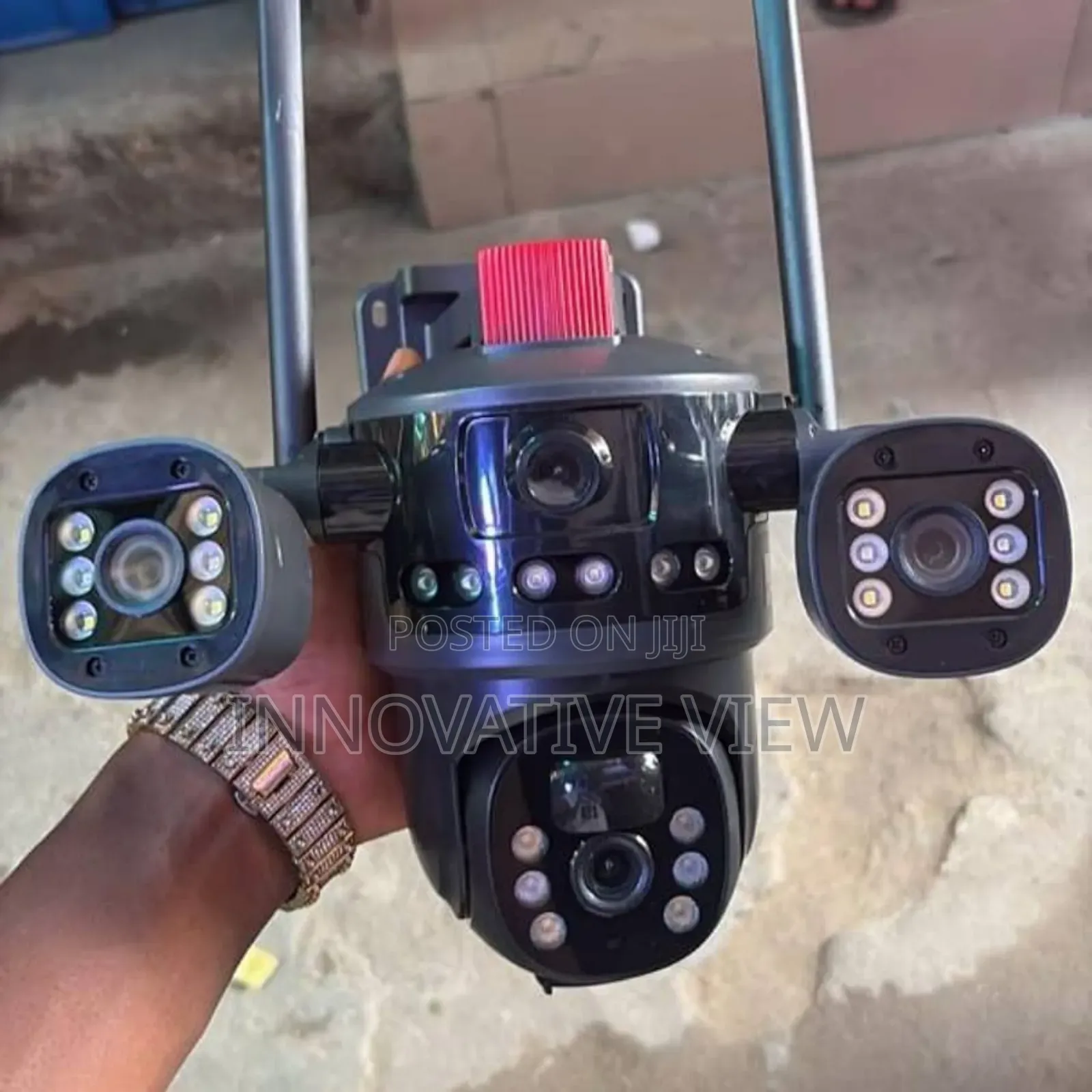 Security 3 Lens PTZ 4g Solar Camera
