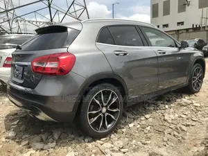Mercedes-Benz GLA 250 2017 Gray