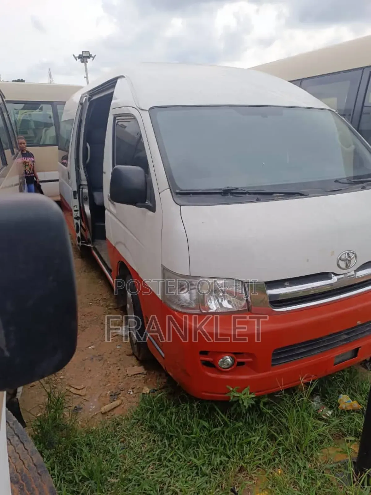 Toyota HiAce 2017 White