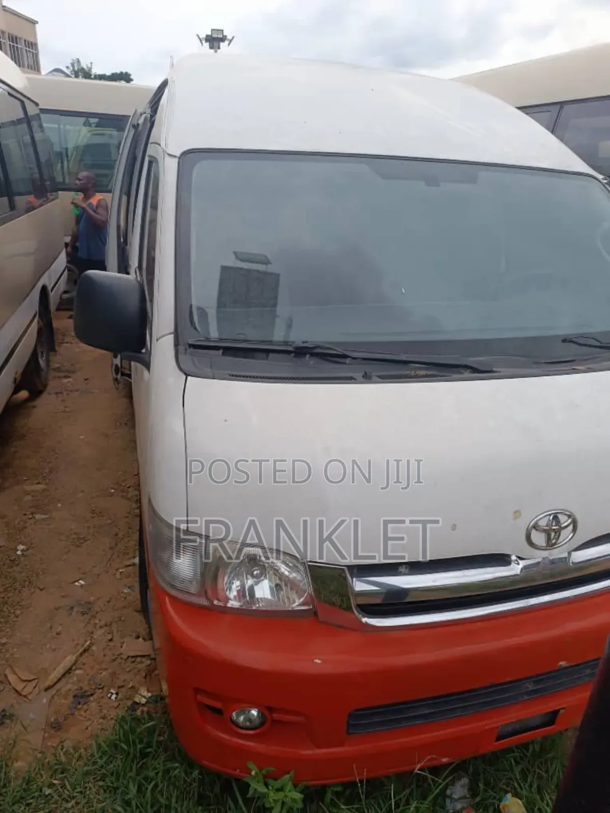 Toyota HiAce 2017 White