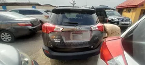 Toyota RAV4 XLE AWD (2.5L 4cyl 6A) 2013 Gray