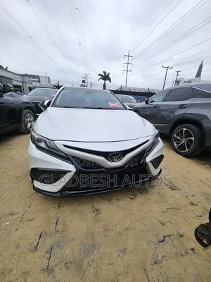 Toyota Camry XSE V6 2021 White