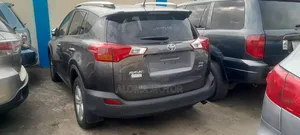 Toyota RAV4 XLE AWD (2.5L 4cyl 6A) 2013 Gray