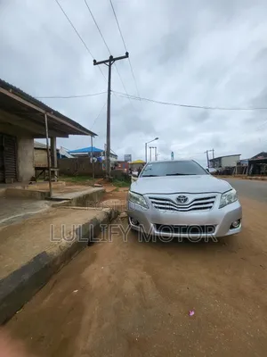 Toyota Camry Base 4dr Sedan (2.4L 4cyl 5M) 2009 Silver