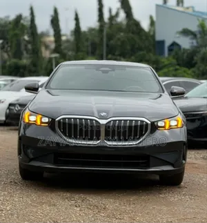 BMW 330i 2024 Black